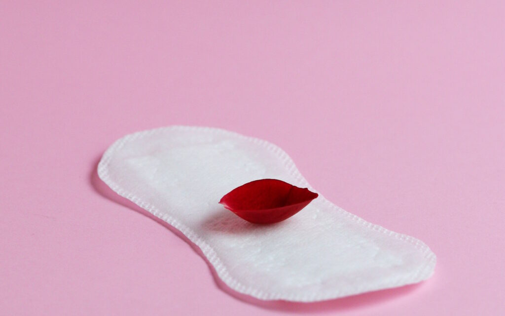 period blood clots period pad