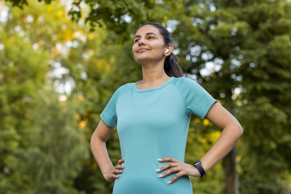 emergency fibroid symptoms woman exercise outdoors